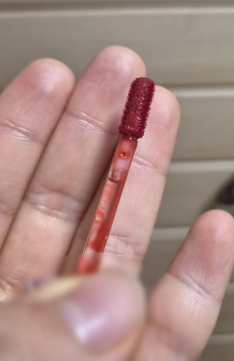 Fiber-covered applicator tip of older Peripera Ink Mood Glowy Tint 024.